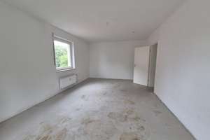 Renovierungsbedürftige 4 Zi Wohnung mit Balkon und Keller - Im Heisterholz - Essen Karnap – Heisterholz 52, 45329 Karnap, Essen – Vorschaubild 3