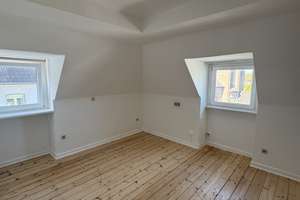 2 Zimmer Wohnung im Dachgeschoss mit Pakettboden – Die vollständige Adresse der Immobilie erhältst du vom Anbieter., 50678 Altstadt/Süd, Köln – Vorschaubild 3