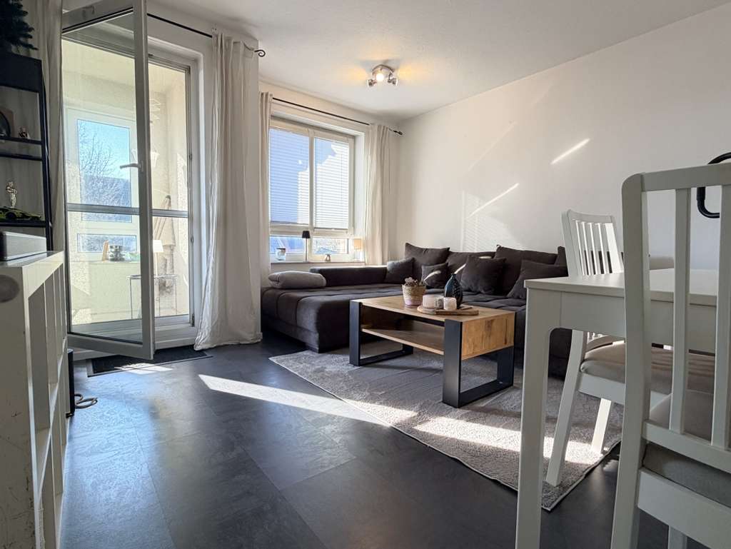 Immobilie in Lehrte - Helle und moderne 3 -Zimmer Wohnung mit Sonnenbalkon in ruhiger Lage inkl. Garage! - Bild 1