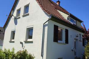  Großzügiges Einfamilienhaus mit Garten  und Doppelgarage in ruhiger Lage in Weinstadt