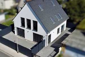 Großzügige Ober-/Dachgeschosswohnung im Erstbezug – 3 Zimmer, Studio, moderne Küche & Stellplatz – Hannover – Vorschaubild 1