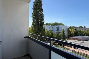 Kleines Apartment mit Balkon und Wannenbad - für max. 2 Personen! – Havelländer Ring 41, 12629 Hellersdorf, Berlin – Vorschaubild 2