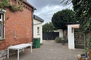 Doppelhaushälfte zur Miete mit Kamin, Einbauküche, Garten, Werkstatt, Zwinger, Garage und Stellplatz – 6420 Könnern – Vorschaubild 4