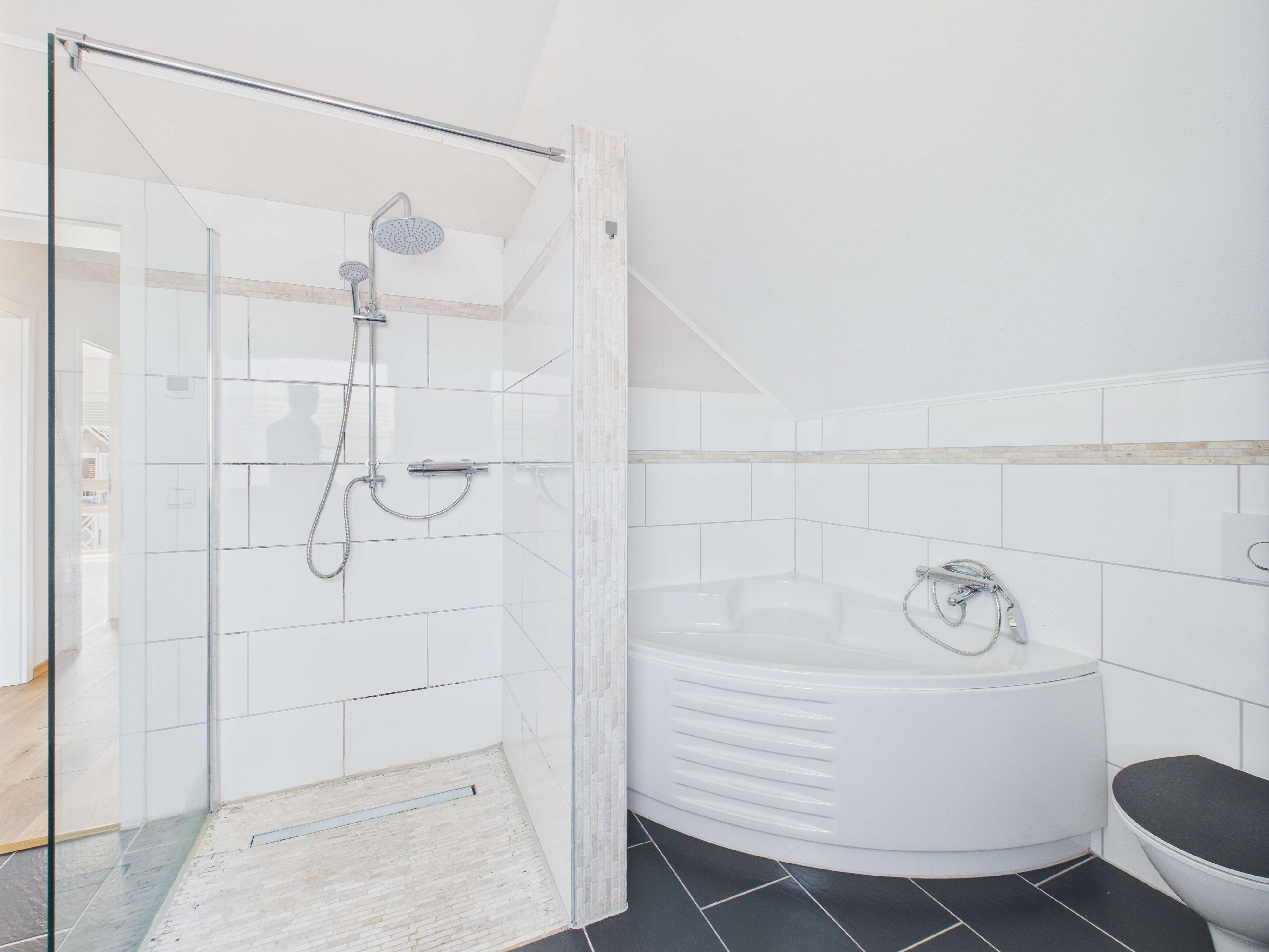 Immobilie in Gerolstein - Einfamilienhaus mit sonnigen Garten in guter Lage ! - Bild 2