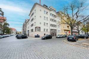 Wohnen unterm Dach - stillvolle 2-Zimmer-Oase mit Einbauküche & Investmentpotenzial  – Die vollständige Adresse der Immobilie erhältst du vom Anbieter., 4317 Reudnitz-Thonberg, Leipzig – Vorschaubild 1