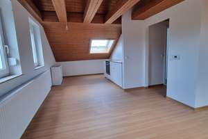 Charmante 1-Zimmer Wohnung im DG in Würzburg-Sanderau – Breslauer Straße 14, 97072 Sanderau, Würzburg – Vorschaubild 1