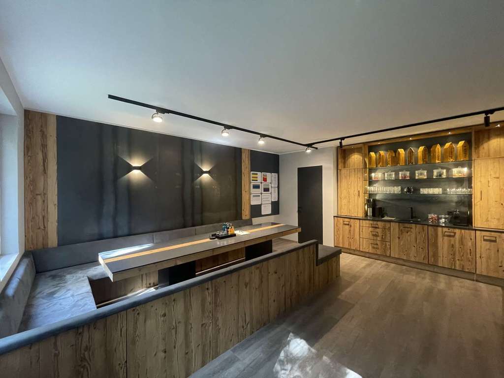 Stilvolle Wohn-/Praxiseinheit in Maxvorstadt – 4 Räume auf 80