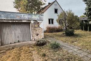 Schnäppchen !! NEU ! Sonnengrundstück (teilbar) mit kleinem Abrisshaus wartet auf die Neubebauung !!