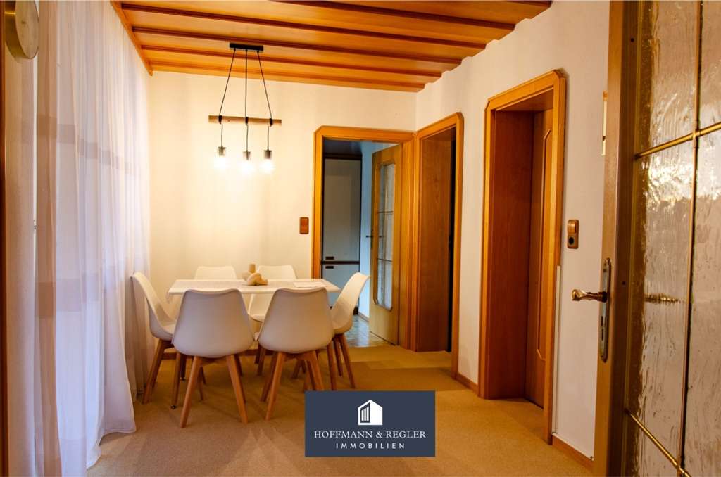 Immobilie in Sulzbach-Rosenberg - Gepflegte 3-Zimmer-Wohnung mit Potenzial in Sulzbach-Rosenberg – Nähe Krankenhaus - Bild 0