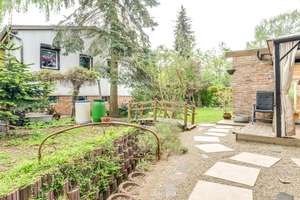 Großzügiges Zuhause mit vielseitig nutzbarem Untergeschoss und idyllischer Gartenoase – Die vollständige Adresse der Immobilie erhältst du vom Anbieter., 12623 Mahlsdorf, Berlin – Vorschaubild 3