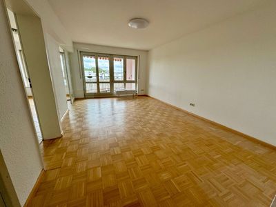 Freie 3-Zimmerwohnung mit Balkon und zwei Stellplätzen in Gundelfingen