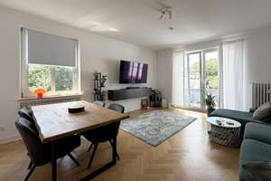 Modernisierter Altbau  - 4-Zimmer-Whg. mit Balkon und EBK in Schwachhauen