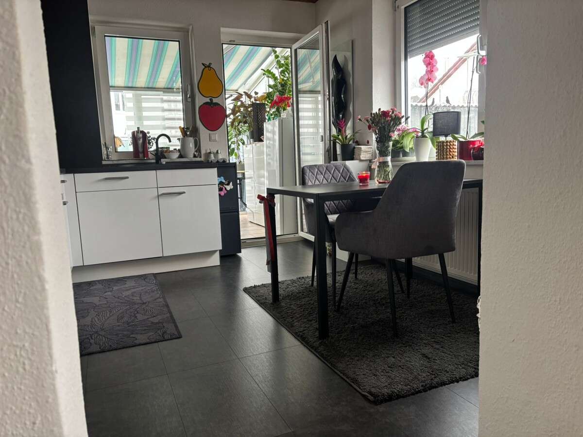 Immobilie in Winzer - Markt Winzer: Mod. Einfamilienhaus m. beheiztem Wintergarten u. kleinem Grundstück in ruhiger Lage! - Bild 2