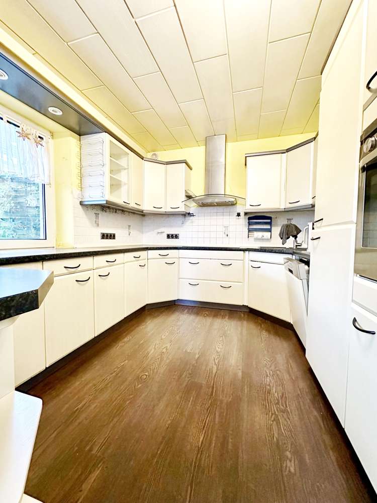 Großzügiges Ein- bis Zweifamilienhaus mit Carport, Nebengebäuden und ausgebautem Dachboden! Sofort f, Bayreuth Kreis – Bild 4