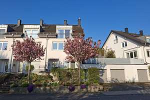 Wiesbaden Frauenstein - Großzügiges Endhaus für junge Familien – Die vollständige Adresse der Immobilie erhältst du vom Anbieter., 65201 Frauenstein, Wiesbaden – Vorschaubild 1