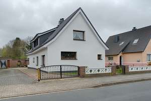 DELMENHORST - Freistehendes Einfamilienhaus auf großem ca. 1.533 m² Grundstück – Die vollständige Adresse der Immobilie erhältst du vom Anbieter., 27753 Dwoberg/Ströhen, Delmenhorst – Vorschaubild 2