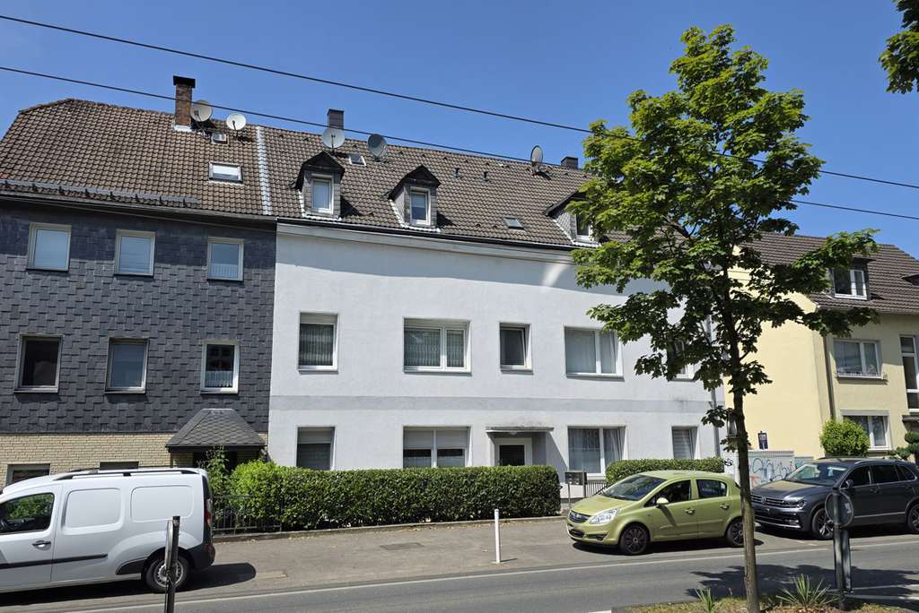 Solides 6-Familienhaus mit Garagen in Solingen-Wald/Weyer
