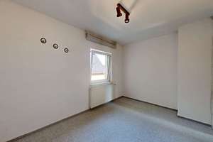 Freistehendes Einfamilienhaus mit Garten und Garage | Ausbaupotenzial I Siedlungslage – 4288 Holzhausen, Leipzig – Vorschaubild 3