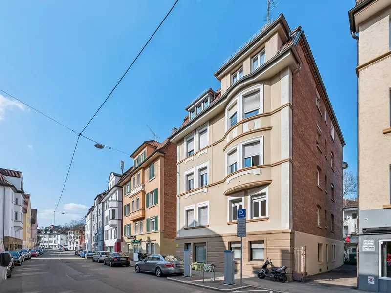 Licht, Lage, Potenzial – 2-Zimmer-Eigentumswohnung mit Balkon in Stuttgart-Ost!, Stuttgart – Bild 3