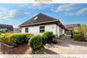Leben am Ratzeburger See - Zeitloser Bungalow mit viel Platz und Elektroladestation in Pogeez – Die vollständige Adresse der Immobilie erhältst du vom Anbieter., 23911 Pogeez – Vorschaubild 1