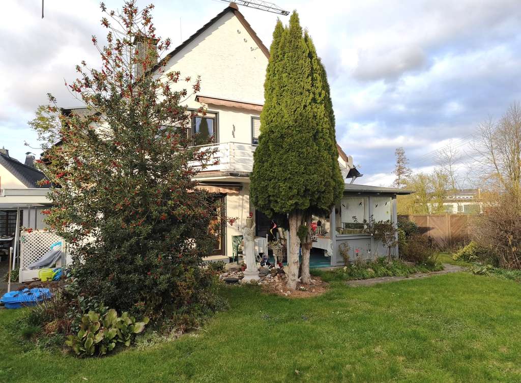 Immobilie in Sinzig - Attraktives 1–2 oder 3-Familienhaus mit Garage und Garten in ruhiger und zentraler Lage - Bild 0