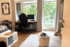 Direkt einziehen! 4 Zimmer mit Einbauküche, 2 Balkone & Blick ins Grüne, Duschbad, Gäste-WC, Aufzug – Klerschweg 7, 50968 Bayenthal, Köln – Vorschaubild 2