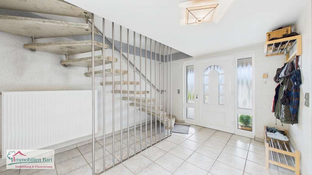 Immobilie in Wadern - GEFLEGTES ANWESEN MIT POOL AUF 30 AR IN TOP WOHNLAGE! - Bild 1