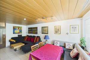 Sofort frei. Super Gelegenheit. Sehr gepflegte, mod. 2 Zimmer, Balkon, Aufzug, Stellplatz, 2 Keller – Stuttgart – Vorschaubild 8