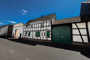Kleinod! Liebevoll hergerichtetes Fachwerk-Idyll mit malerischem Innenhof, Scheune und Nebengeb – Die vollständige Adresse der Immobilie erhältst du vom Anbieter., 53501 Grafschaft – Vorschaubild 1