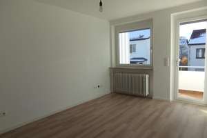 Liebevoll 2023 renovierte Doppelhaushälfte – Die vollständige Adresse der Immobilie erhältst du vom Anbieter., 70565 Fasanenhof, Stuttgart – Vorschaubild 12