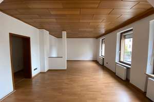 Gepflegte Wohnung mit viereinhalb Zimmern in Fürth, WG geeignet – Leyherstr. 53, 90763 Südstadt Industriegebiet, Fürth – Vorschaubild 3