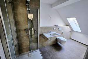 Traumhafte neu sanierte Dachgeschoss-Wohnung mit Loggia in Top-Lage von Leipzig-Plagwitz