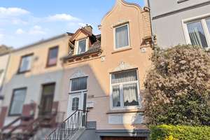 Findorff - Sanierungsbedürftiges Reihenhaus mit Gründerzeitfassade und Garage – Die vollständige Adresse der Immobilie erhältst du vom Anbieter., 28215 Regensburger Straße, Bremen – Vorschaubild 1
