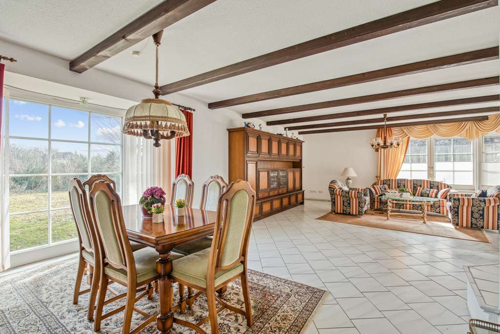 Immobilie in Drage - Richtig viel Raum: Einfamilienhaus in 25582 Hohenaspe - Bild 2