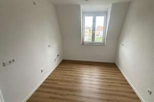 Helle 3-Zimmer-Dachgeschosswohnung in Mannheim-Neckarau – Die vollständige Adresse der Immobilie erhältst du vom Anbieter., 68199 Neckarau, Mannheim – Vorschaubild 3