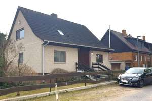 Charmantes, ruh. EFH: 156 m² Wfl., / 626 m² Grundstück: Keller, Sauna, Garage - L´rade - Stadtrand – Die vollständige Adresse der Immobilie erhältst du vom Anbieter., 12309 Lichtenrade, Berlin – Vorschaubild 1