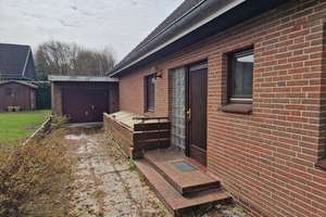 Wohnhaus mit Garage auf 779 m² großem Grundstück – Die vollständige Adresse der Immobilie erhältst du vom Anbieter., 25813 Husum – Vorschaubild 2