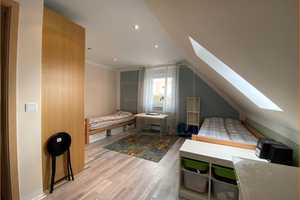 Zuhause für Generationen – modernes Zweifamilienhaus mit großem Garten, Kamin und Südwestterrasse – Pinneberg (Kreis) – Vorschaubild 13