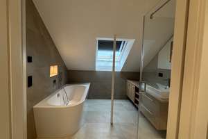 Helle 3 Zimmer Dachwohnung mit Festungsblick – Egloffsteinstraße 2, 97072 Sanderau, Würzburg – Vorschaubild 8