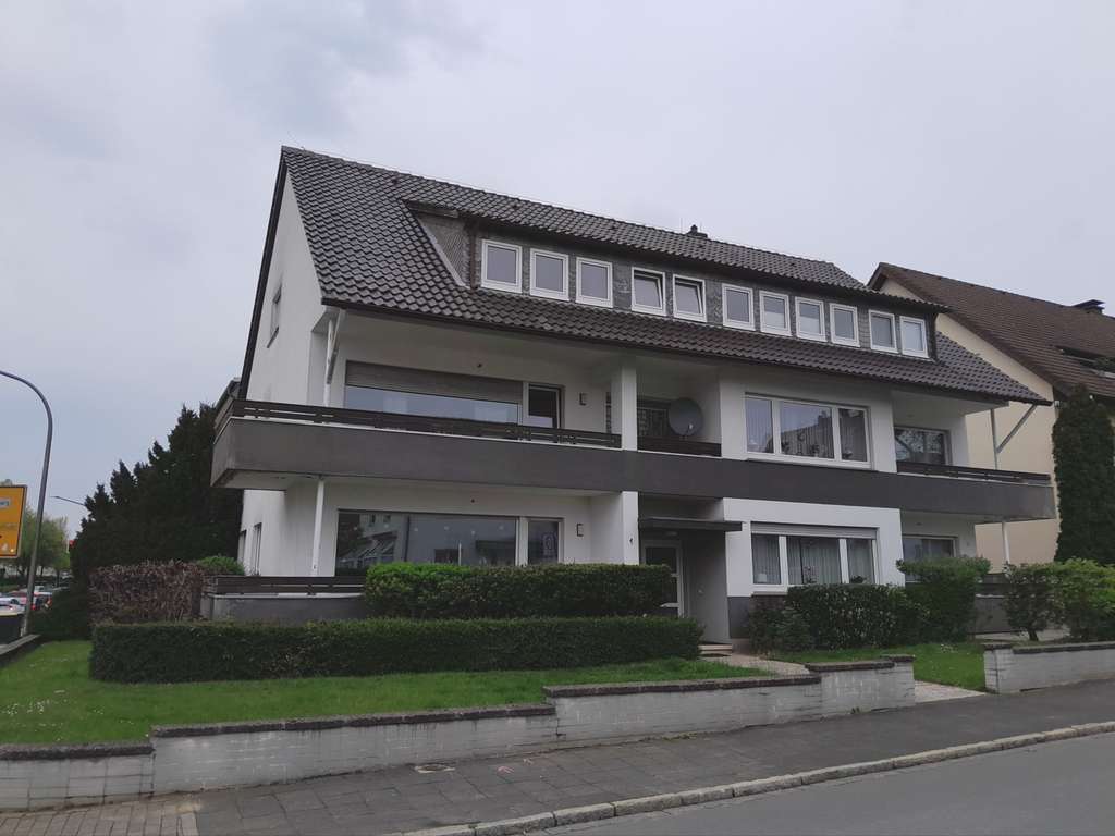 Geräumige Eigentumswohnung mit Balkon und Kellerraum