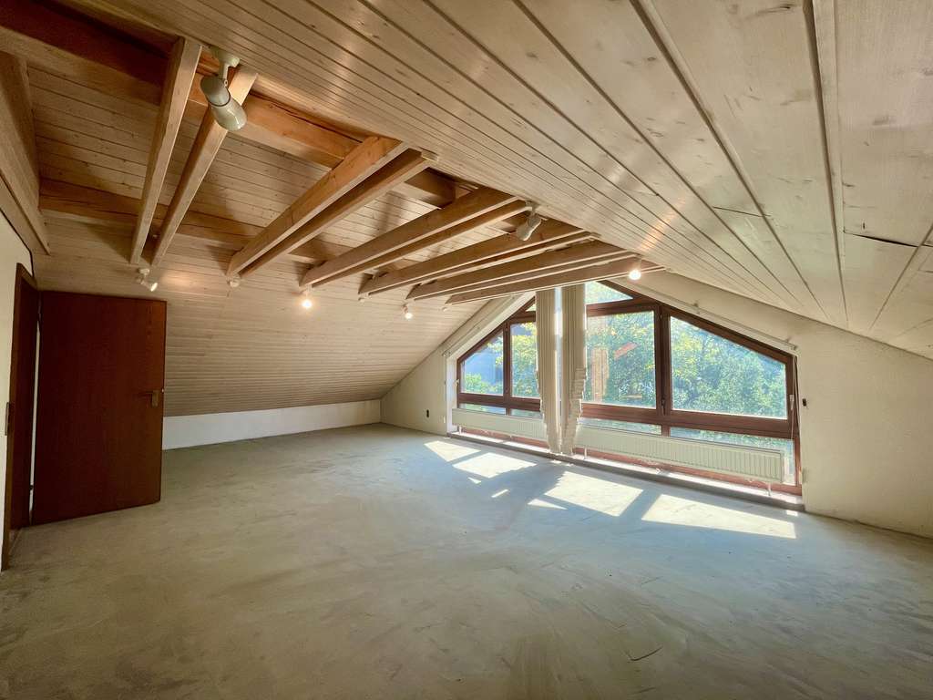 Immobilie in Ergolding - Viel Platz für Ihre Wohnträume: Sanierungsobjekt mit Garten und 150 m² Wohnfläche - Bild 0