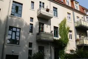 !! NEU SANIERT !! Helle 2-Raum-Wohnung mit Einbaucküche! – Braunschweiger Straße 6, 1127 Dresden – Vorschaubild 4