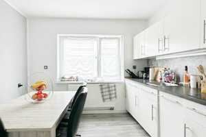 Anfragen per E-mail: Wohnen auf Zeit - 3 ZKB mit Balkon für 1 Jahr – Hofackerstr.  24, 86179 Augsburg – Vorschaubild 5