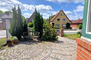 Wohnen und Arbeiten unter einem Dach!
- zu kaufen in 23843 Bad Oldesloe - – Die vollständige Adresse der Immobilie erhältst du vom Anbieter., 23843 Bad Oldesloe – Vorschaubild 4