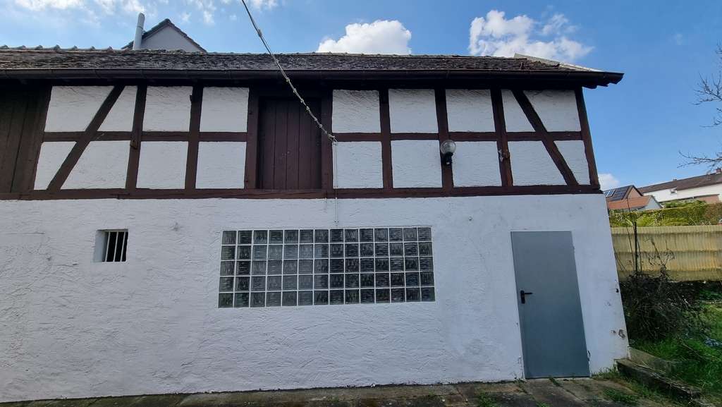 Immobilie in Friedberg (Hessen) - Gestalten statt suchen: 6 Zimmer DHH auf großzügigem Grundstück mit zwei Ebenen in Friedberg / Br - Bild 3