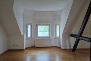 Krefeld: Großzügige 2-Zimmeraltbauwohnung, kleine Dachterrasse!
