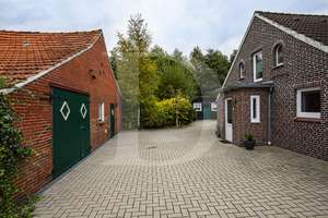 Platz für Familie, Garten & Träume – modernisiertes Haus mit viel Freiraum – Die vollständige Adresse der Immobilie erhältst du vom Anbieter., 26487 Neuschoo – Vorschaubild 3
