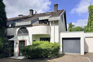 Gartenwohnung mit Garage in erstklassiger Wohnlage!
