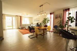 Moderne Neubau-DHH (Bj. 2017) mit Garten, Dachterrasse & Garage – KfW 70, Wärmepumpe, ca. 150 m² – Die vollständige Adresse der Immobilie erhältst du vom Anbieter., 76287 Rheinstetten – Vorschaubild 4