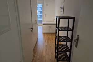 Ruhiges und möbliertes 1-Zimmer-Apartment in Bogenhausen - Immatrikulationsbescheinigung notwendig! – Steinhauser Straße 1, 81677 Steinhausen, München – Vorschaubild 1